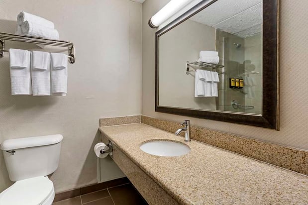 Images Best Western Plus Kingston Hotel and Conference Center
