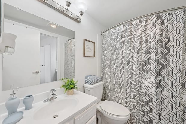 Images ReNew Odenton apartments