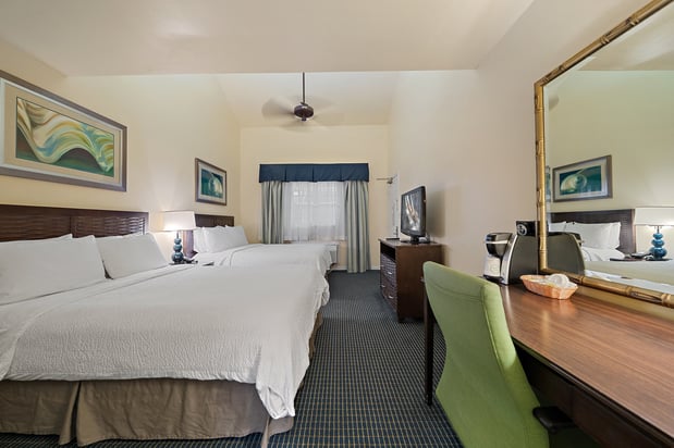 Images Holiday Inn & Suites Clearwater Beach S-Harbourside by IHG