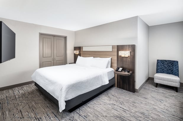 Images Holiday Inn Express & Suites Green Bay East by IHG