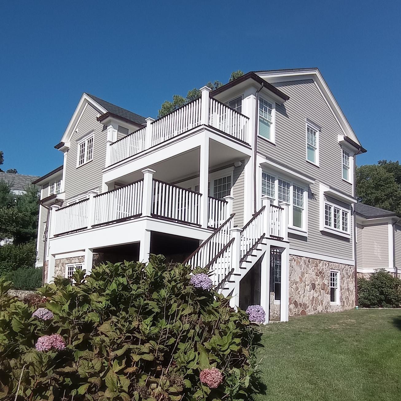 Exterior house painting in Wellesley, MA