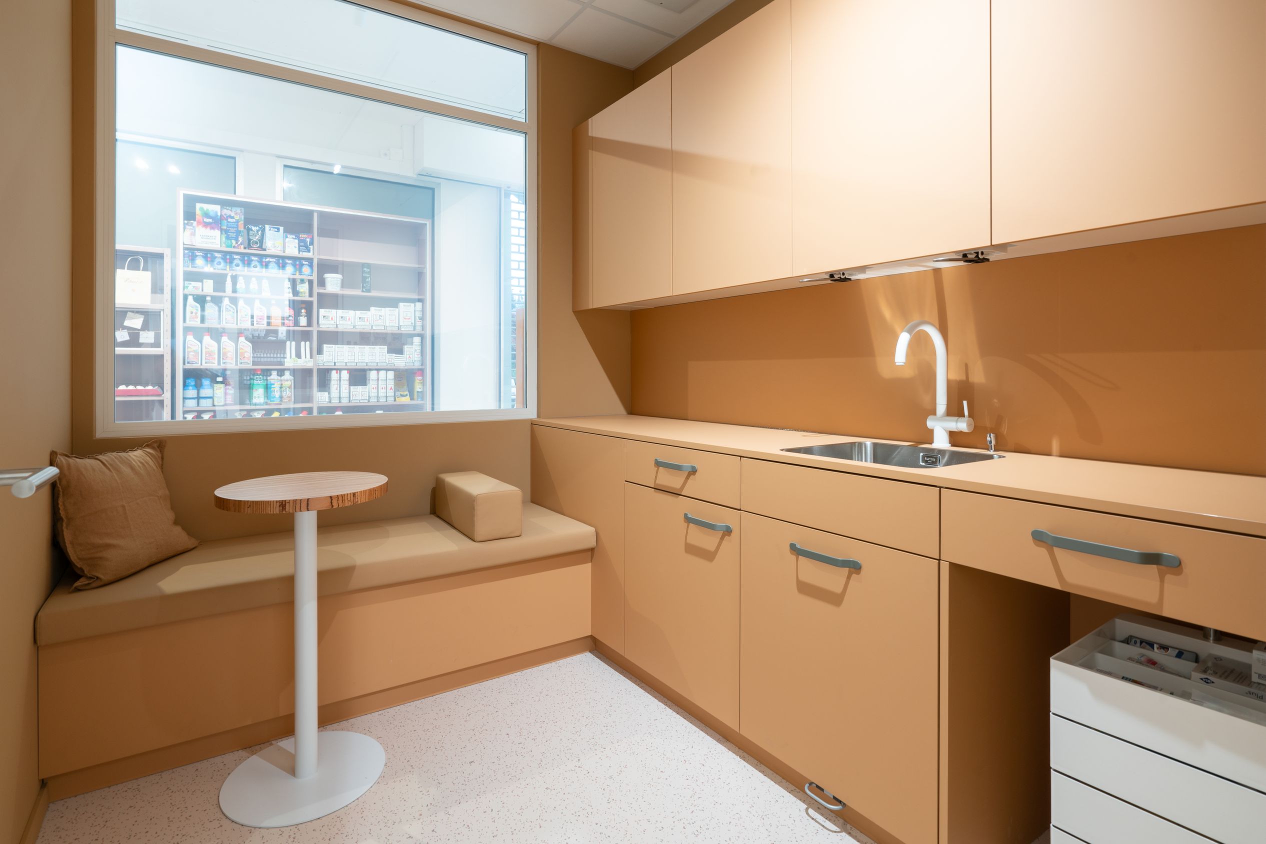TopPharm Apotheke & Drogerie Brentano, Bruggerstrasse 11B in Wildegg