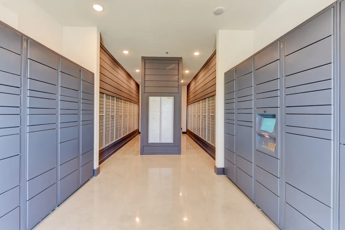 Amazon Package Lockers