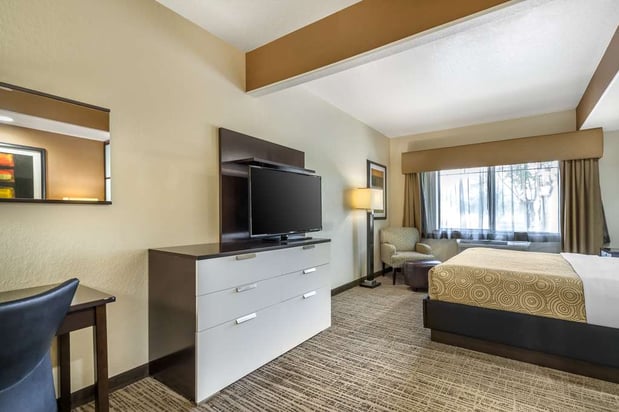 Images Best Western Plus Lackland Hotel & Suites