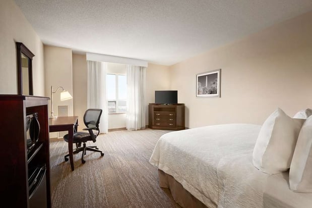 Images Hampton Inn & Suites Washington-Dulles International Airport