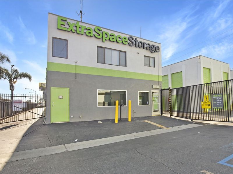 Beauty Image - Extra Space Storage at 3401 W Rosecrans Ave, Hawthorne, CA 90250