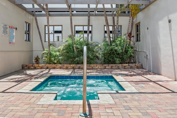 Images Holiday Inn Tampa Westshore - Airport Area by IHG