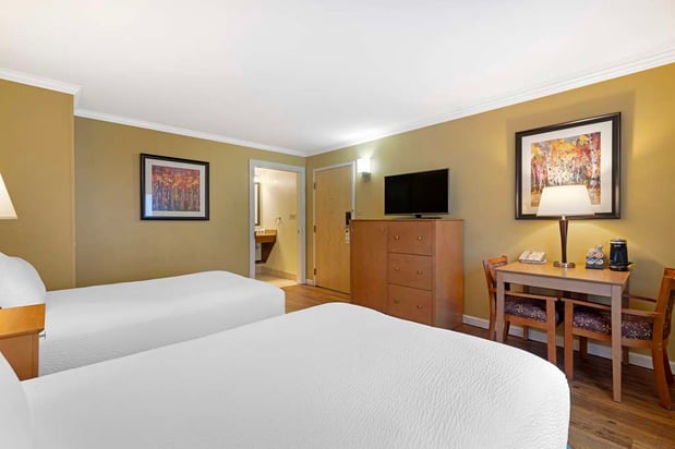 Images Best Western Plus Windjammer Inn & Conference Center