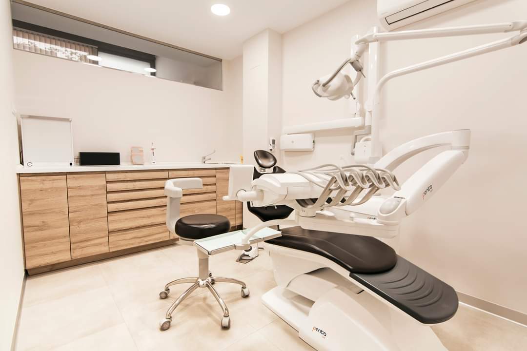 Images Clínica Dental J.Roda. Odontología integral