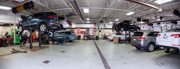 Images Luther Kia of Bloomington