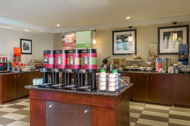 Images Hampton Inn & Suites Peoria at Grand Prairie, IL