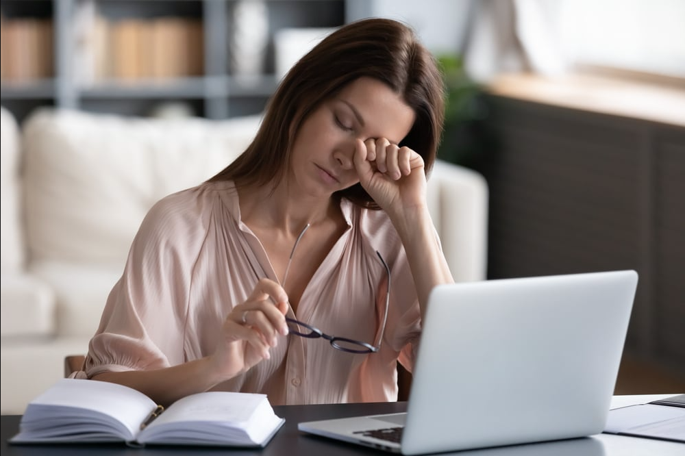 Woman with blurry vision in one eye