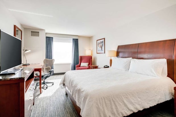 Images Hilton Garden Inn Milwaukee Airport