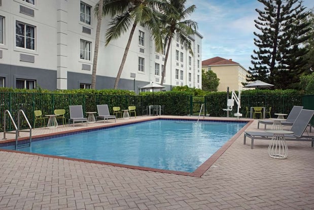 Images Spark by Hilton Miami Doral