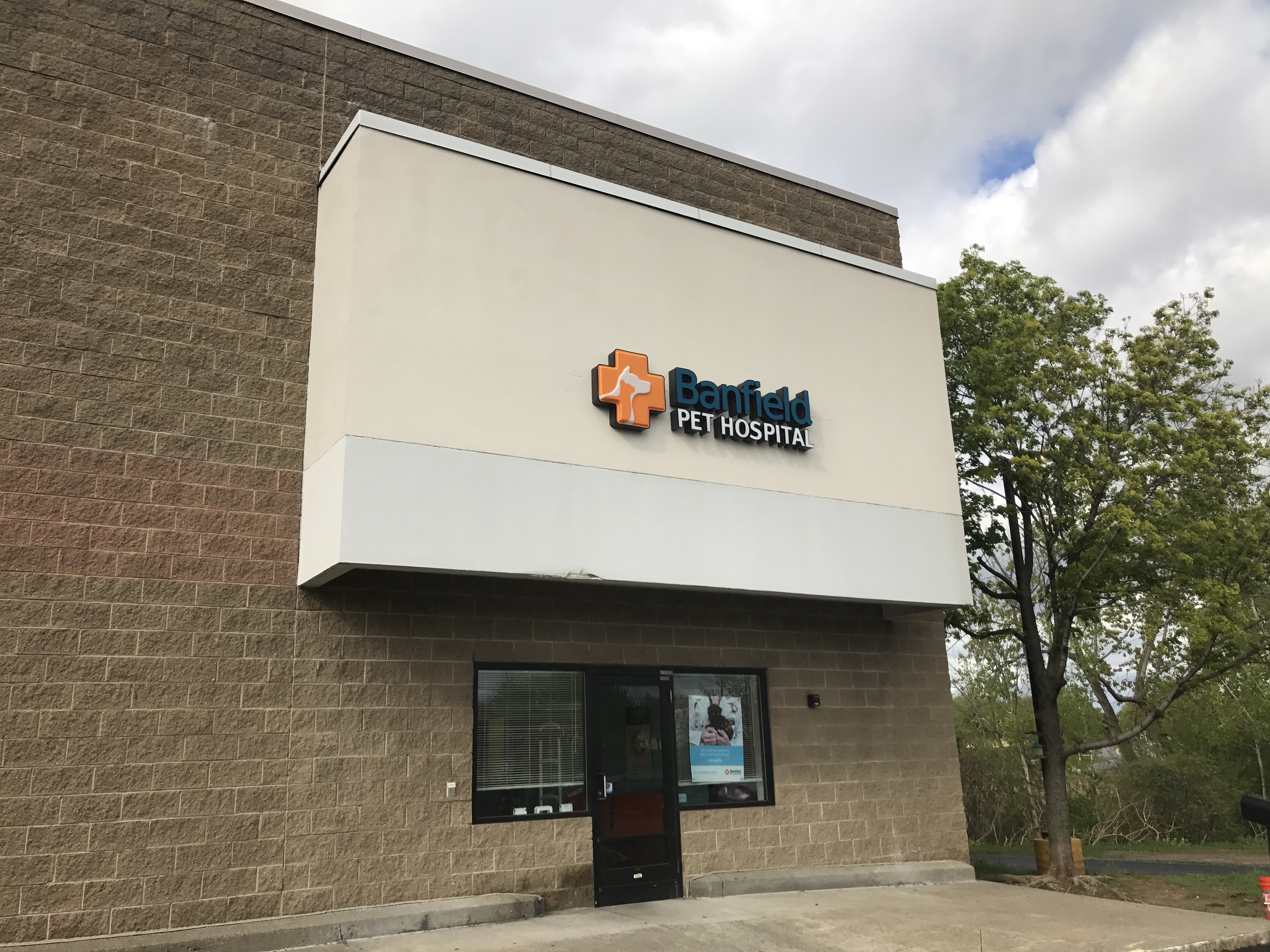 Banfield Pet Hospital® - Latham