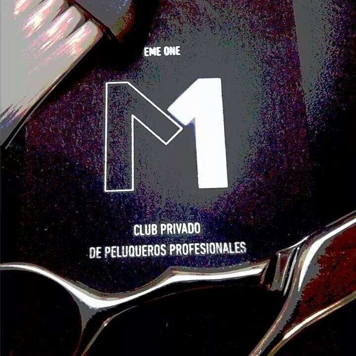 Eme One Club Peluquería Y Formación Logo