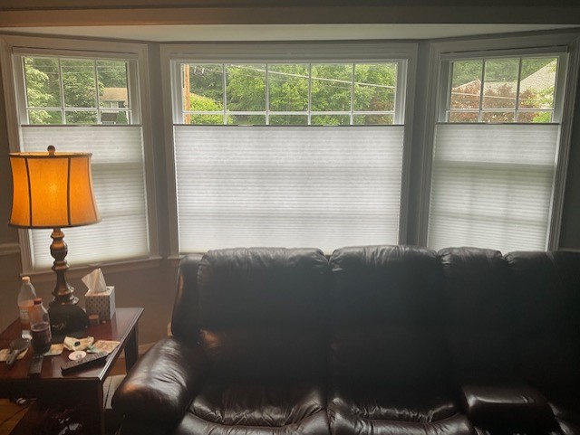 From drab to fab! This home in Ossining just got a serious makeover and swapped out its old curtains for some sleek Top-Down, Bottom-Up Cellular Shades. These Shades allow total privacy without compromising on natural light!
