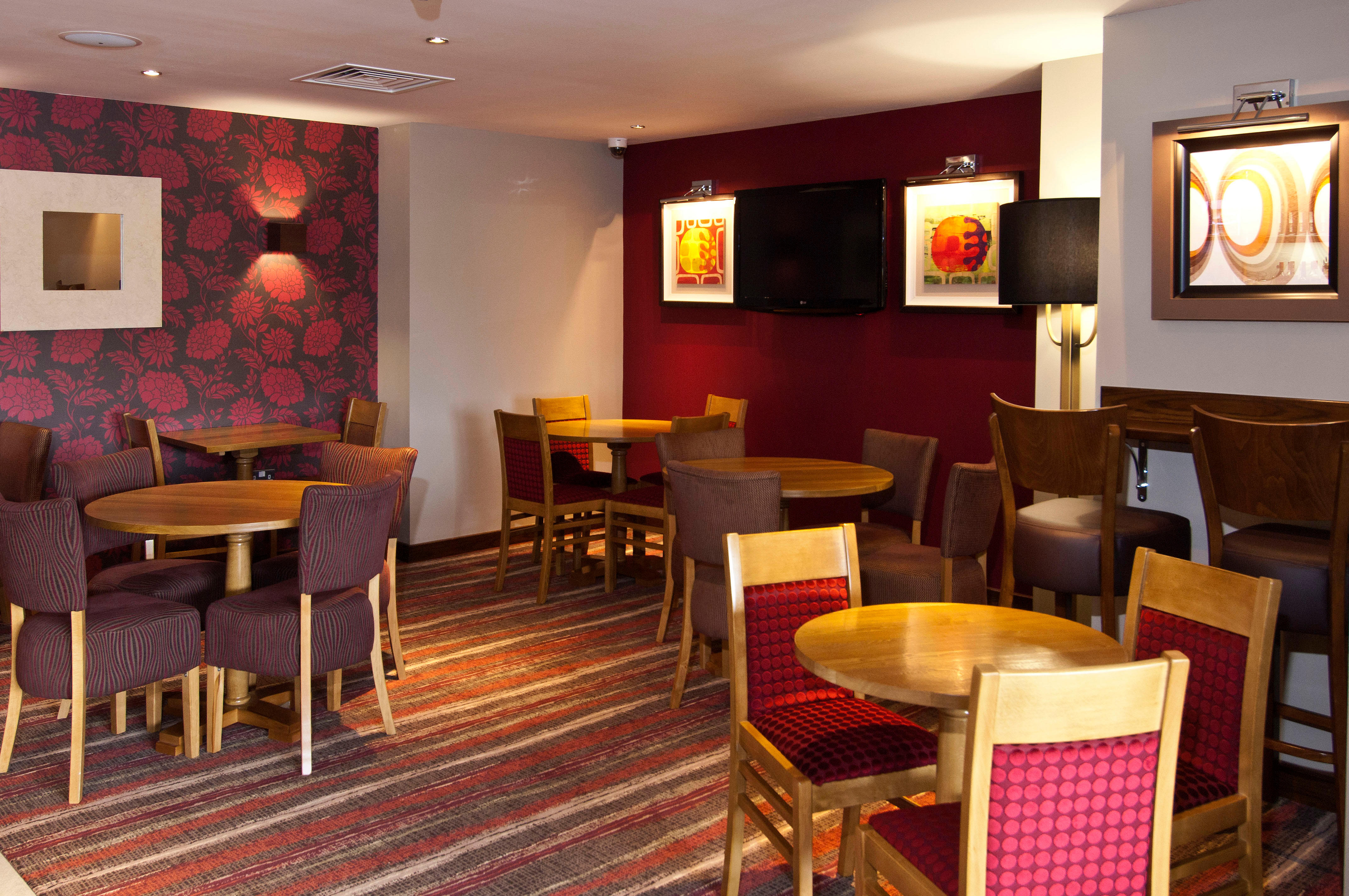 Thyme restaurant Premier Inn London Hanger Lane hotel London 03337 774673