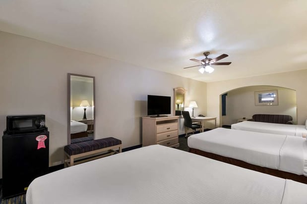 Images SureStay by Best Western Falfurrias