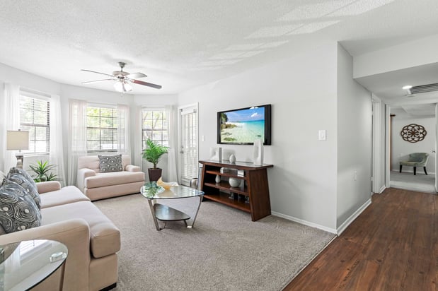 Images Franklin Woods Apartments