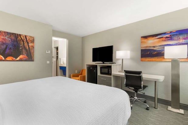 Images Best Western Plus Magnolia Inn & Suites