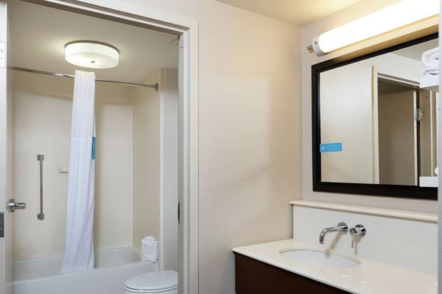 Images Hampton Inn & Suites Austin-Airport