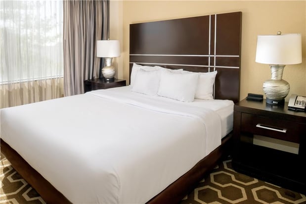 Images Embassy Suites by Hilton St. Louis Airport