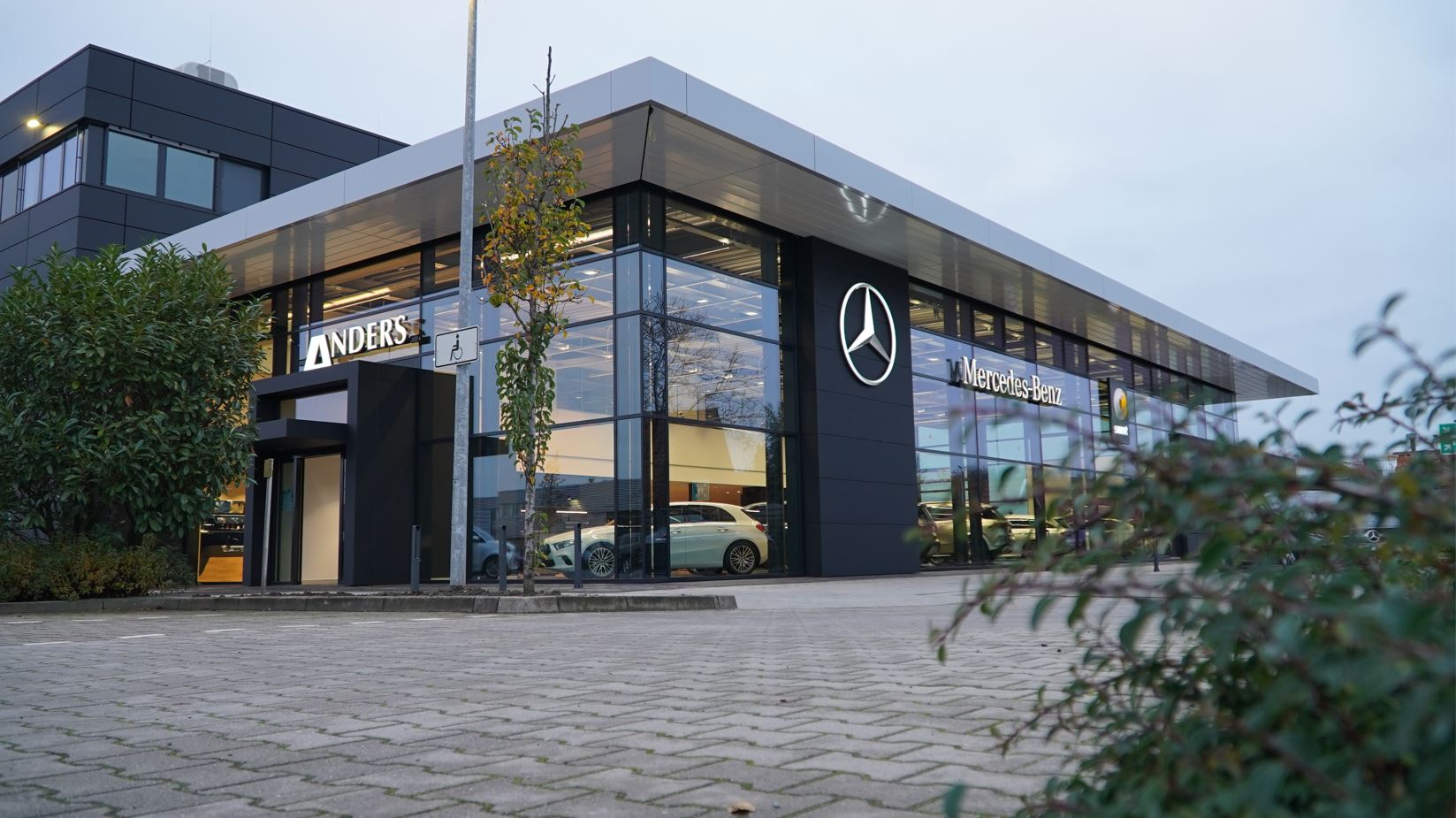 Ausstellungshalle Mercedes-Benz Pkw