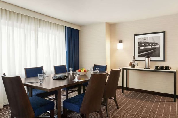 Images Embassy Suites by Hilton Boston at Logan Airport