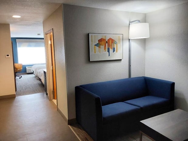 Images Holiday Inn Express & Suites Antigo by IHG