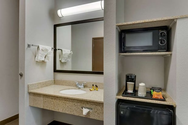 Images Best Western Plus University Inn & Suites