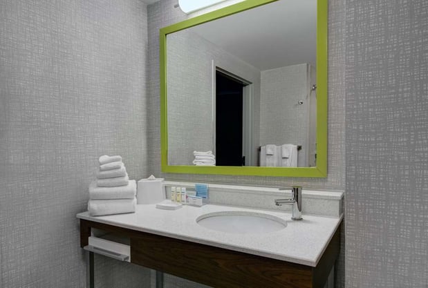 Images Hampton Inn & Suites Syracuse Dewitt