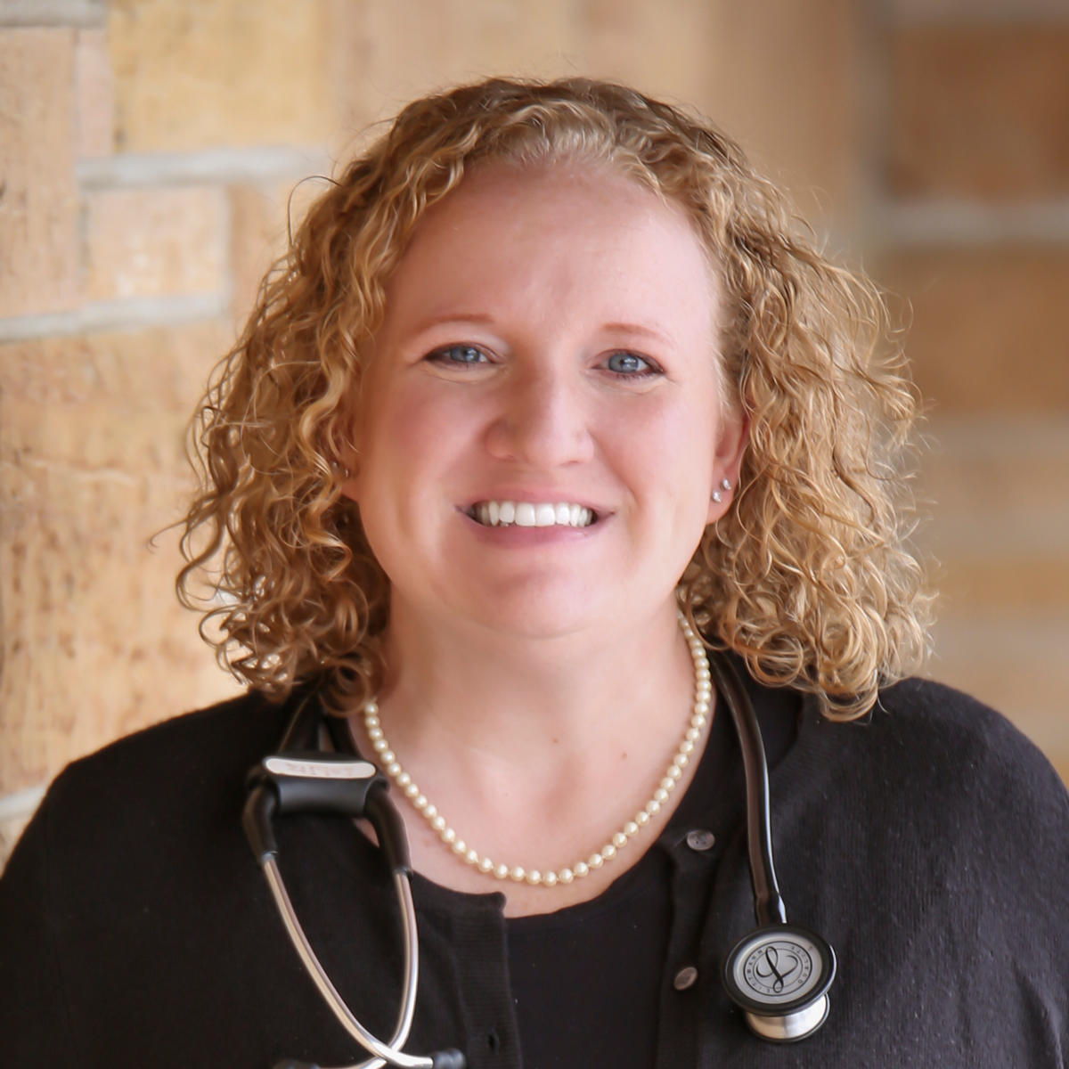 Dr. Mackenzie Rae Lobitz, MD - Chaska, MN - Family Medicine