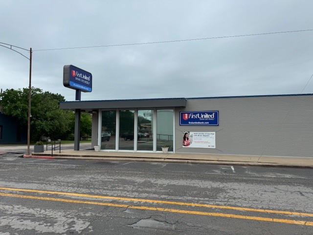 First United Bank - Leonard - exterior side of bank building