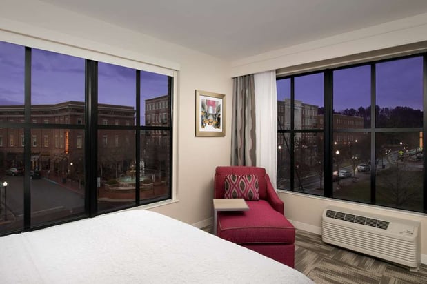 Images Hampton Inn Huntsville/Village of Providence