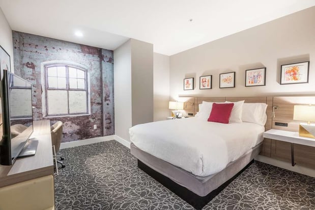 Images Hilton Garden Inn Wichita Downtown