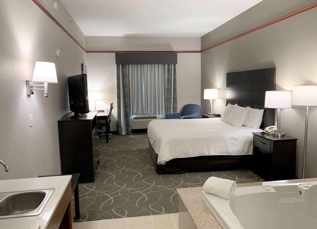 King Suite with Whirlpool