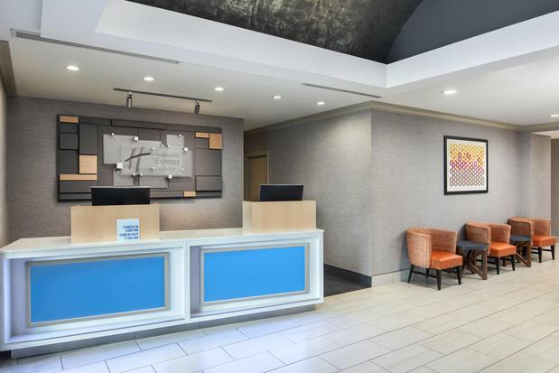 Images Holiday Inn Express & Suites I-26 & US 29 at Westgate Mall, an IHG Hotel