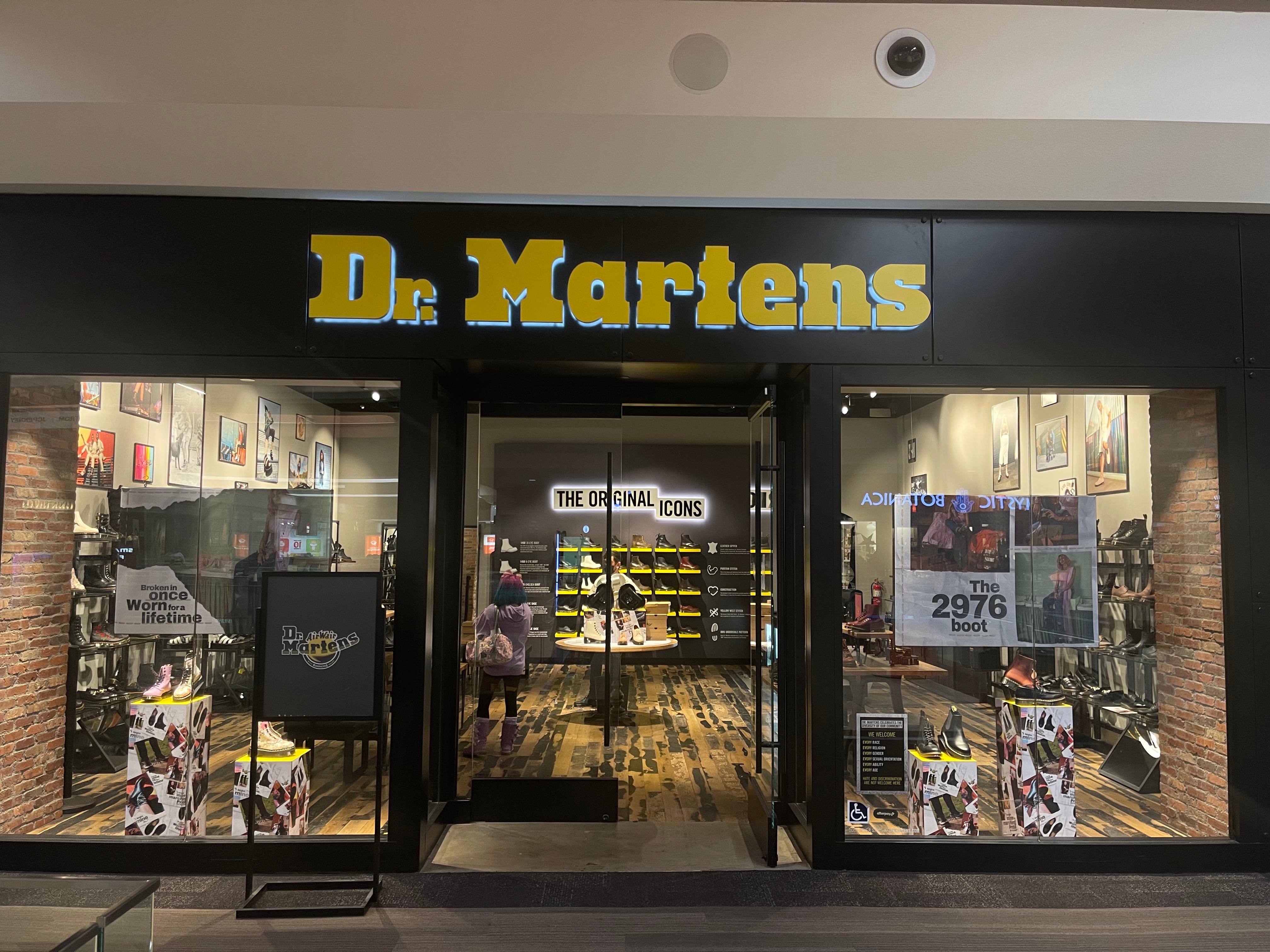 Image 2 | Dr. Martens Brea Mall