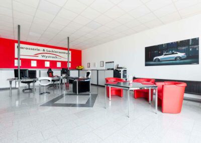 Wystrach GmbH Karosserie- & Lackierzentrum I Unfallinstandsetzungen I Autoglas-Service, Wilhelm-Maybach-Straße 13 in Fellbach