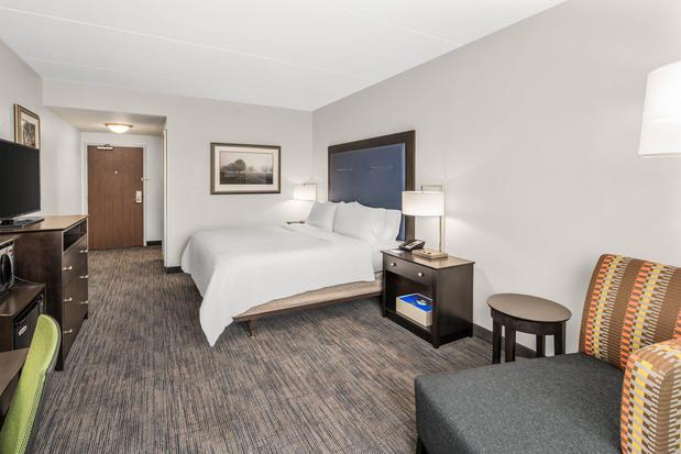 Images Holiday Inn Express & Suites Wilmington-Newark by IHG