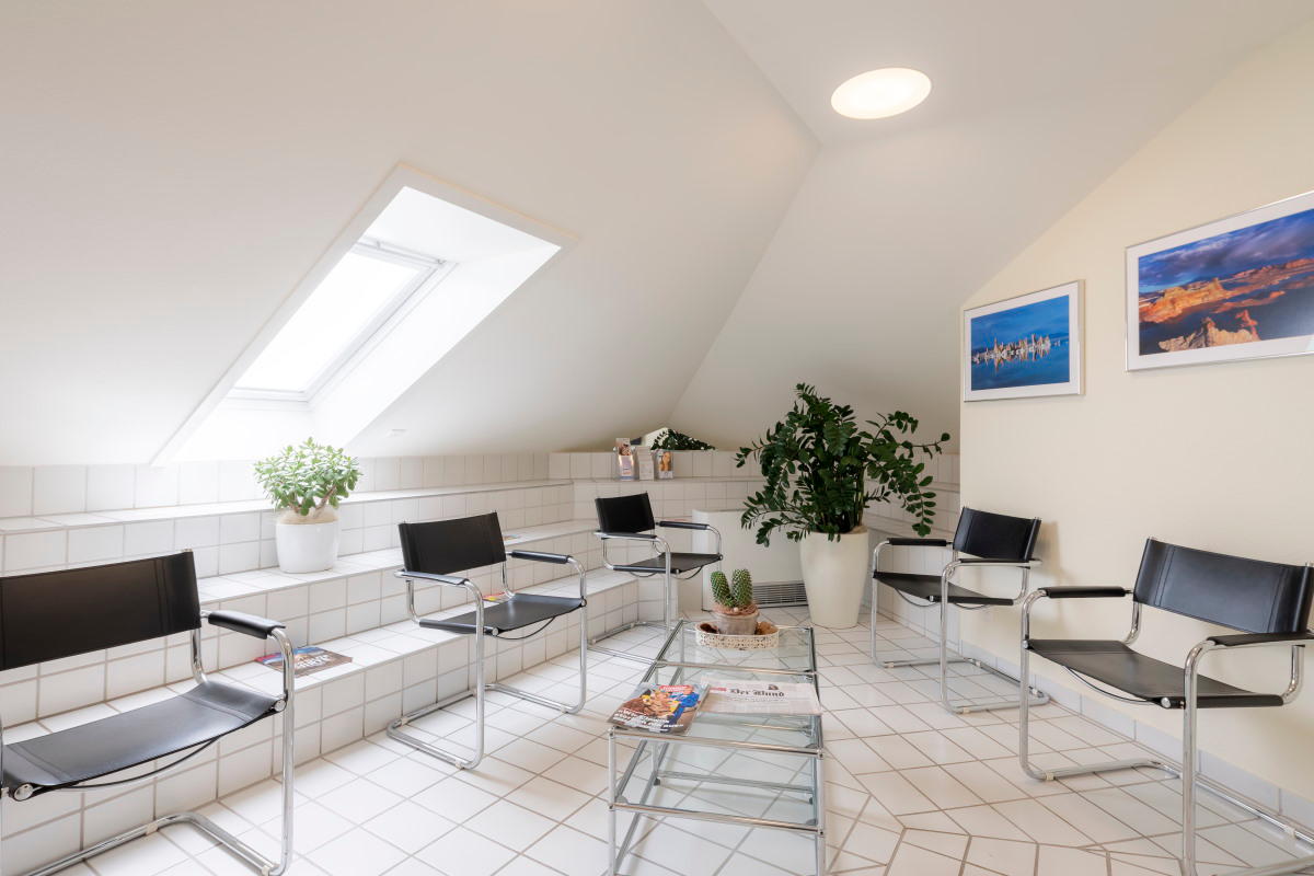 Dr. med. dent. Aeschbacher Walter, Wangenstrasse 10 in Herzogenbuchsee