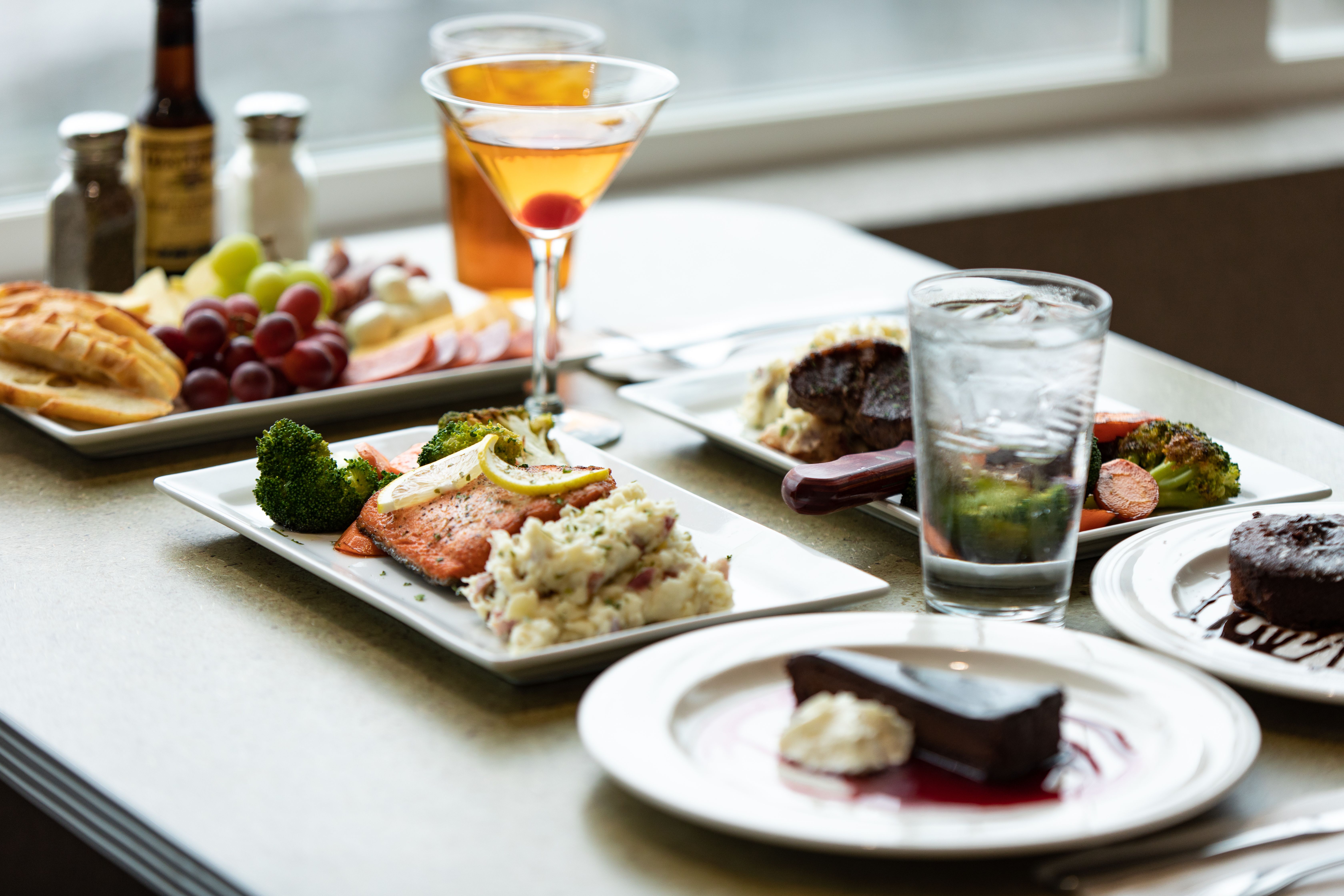 Oxford Suites Silverdale Image