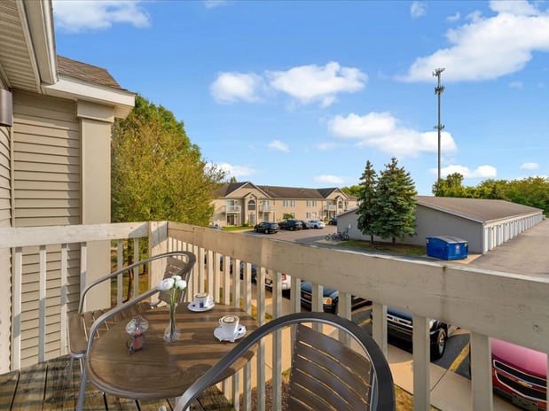 Images River Club Apartments