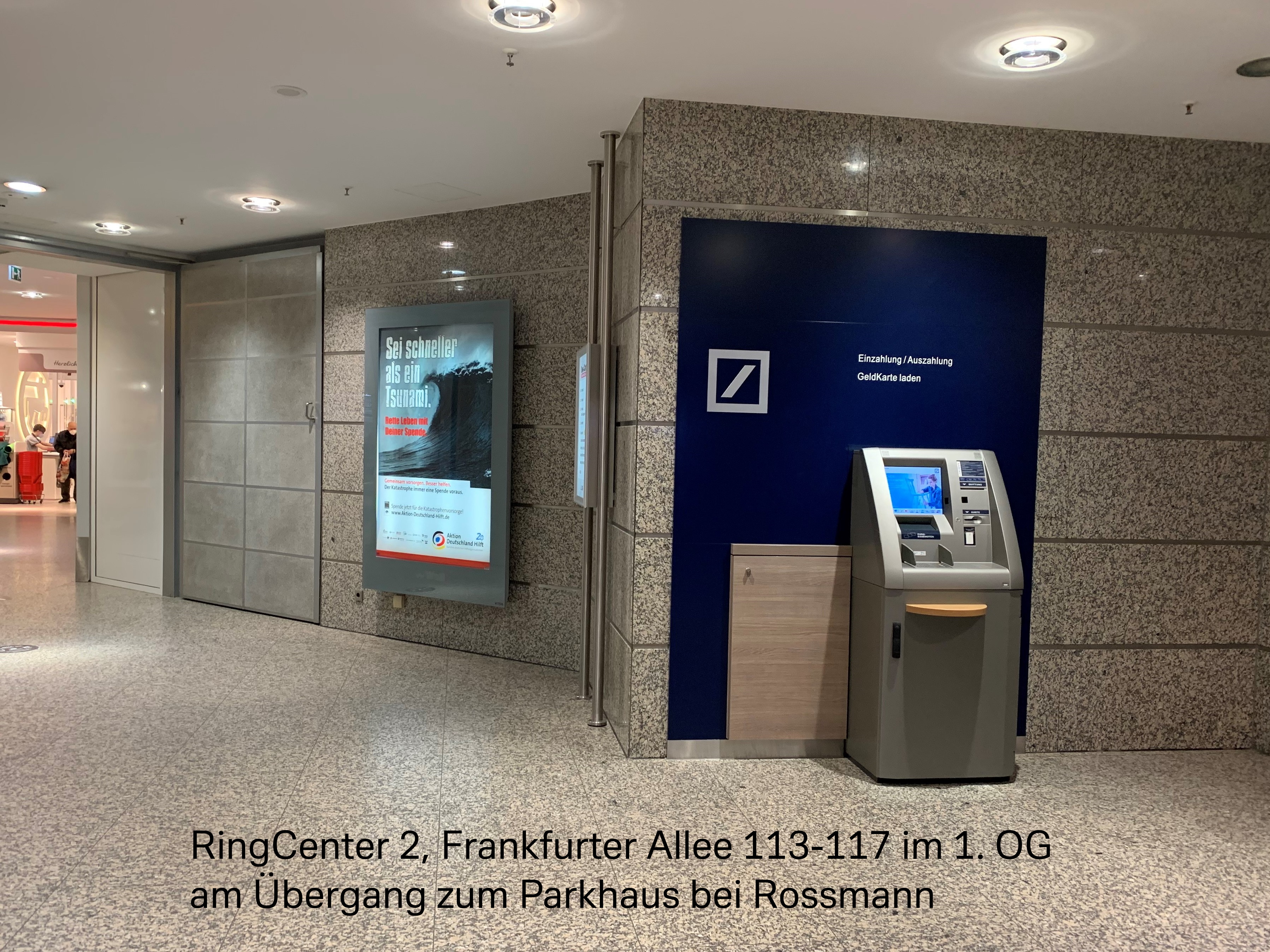 Geldautomat mit Einzahlung, Ringcenter II, 1.OG, Übergang zum Parkhaus, Mo.-Sa. 09:00 - 20:00 Uhr