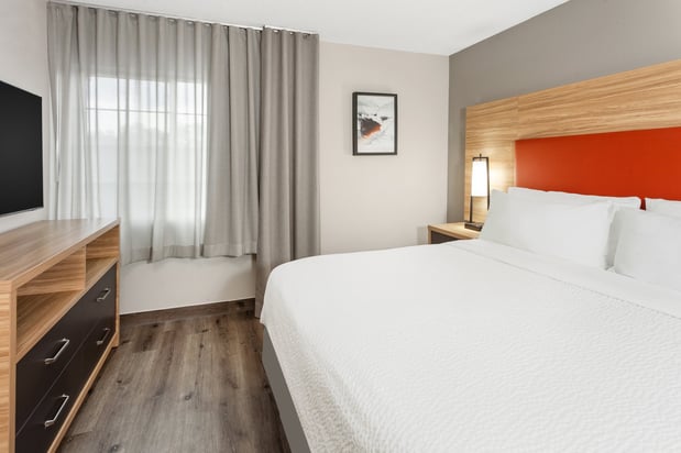 Images Candlewood Suites Harrisonburg by IHG