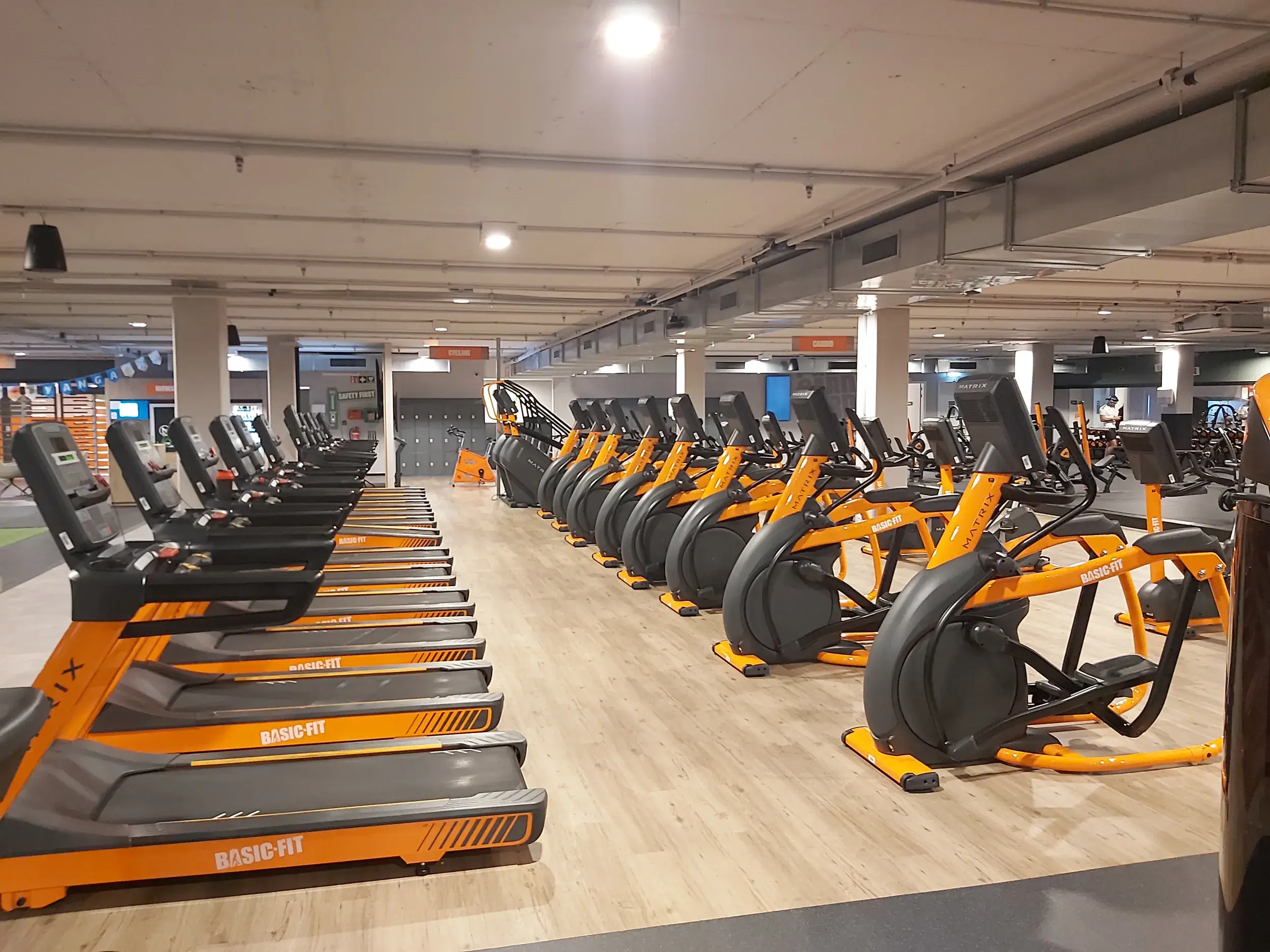 Foto's Basic-Fit 24/7
