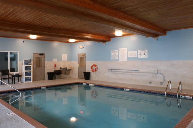 Images Holiday Inn Express & Suites Marquette by IHG