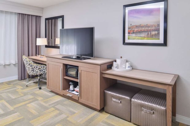 Images Hampton Inn & Suites Altoona-Des Moines