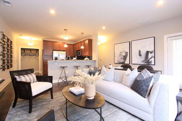 Images Barclay Glen Apartments